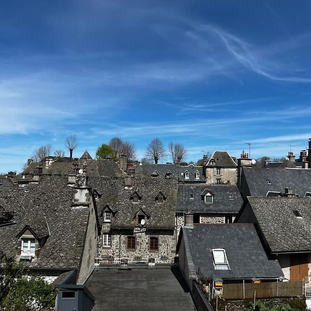 Hotel Restaurant Le Beffroi Salers Exterior foto